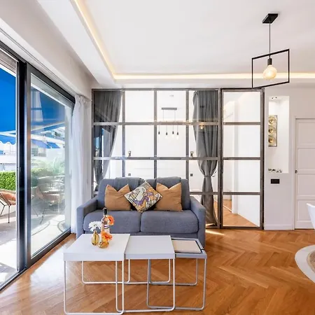 Super Flat In Carre D'or - 1 Minute From The Sea