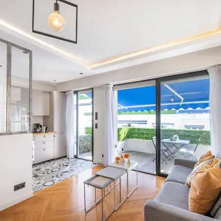 Super Flat In Carre D'or - 1 Minute From The Sea Apartment